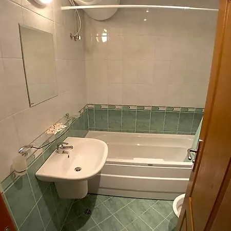 Sa Services Private Apartments, Eagle Rock Complex Hotel 4*